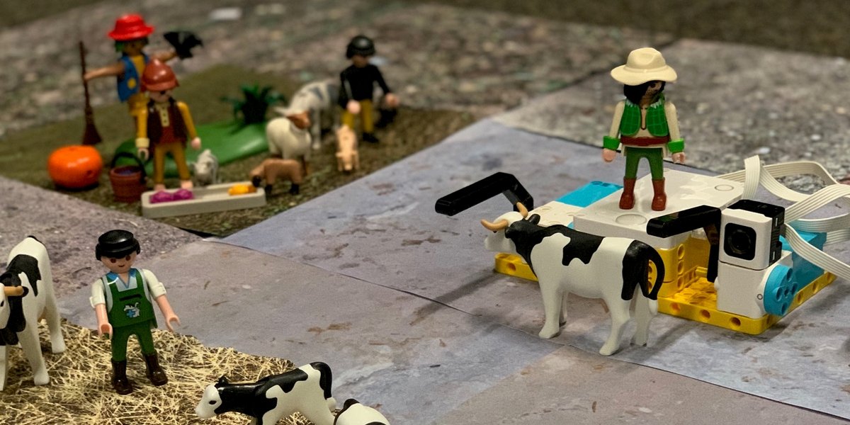 Lego-Kuh am Melkstand